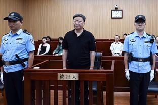 博洛尼亚vs维罗纳比赛主裁判开场3分钟受伤离场，被第四官员换下